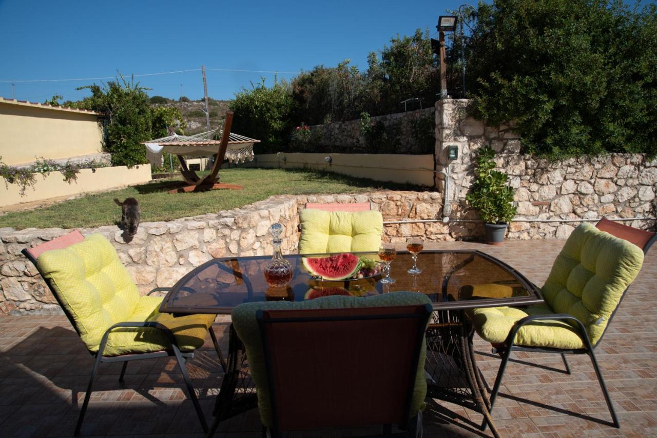 Sunny Hideaway Residence Close To The Nature Argoulidhés Exterior foto